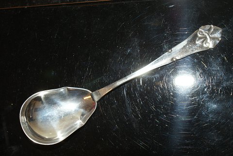 Marmeladeske Fransk Lilje sølv
Længde 15 cm.