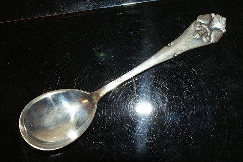 Compote spoon French Lily silver
Length 18 cm.
