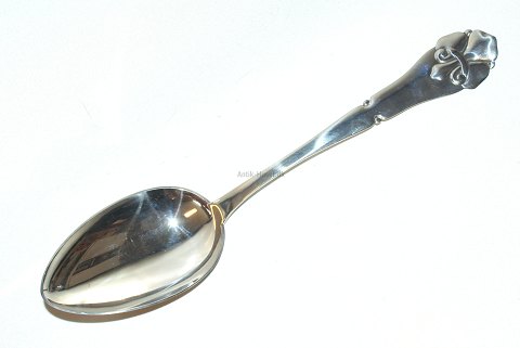 Serveringsske / Potageske Fransk Lilje sølv
Længde 28,5 cm.