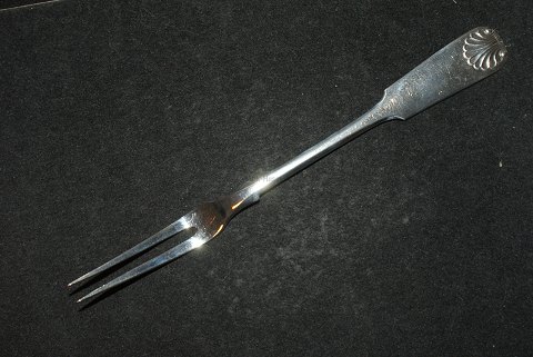 Laying Fork Mussel Silver with engraved initials
Fredericia Silver, W & S.Sørensen. with more
Length 14.5 cm.