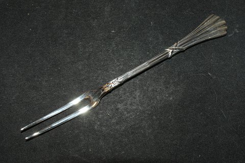 Kødgaffel / pålægsgaffel Nr. 3 (Nummer 3) Sølv
Frigast Sølv
Længde 17  cm.