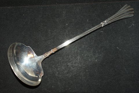 Sauceske Nr. 3 (Nummer 3) Sølv
Frigast Sølv
Længde 18,5  cm.