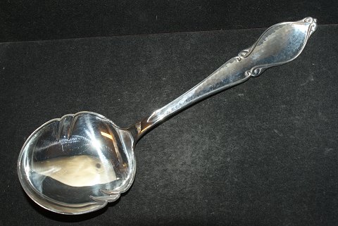 Potato / Serving spoon Thor Danish silver cutlery
Slagelse Silver
Length 20.5 cm.