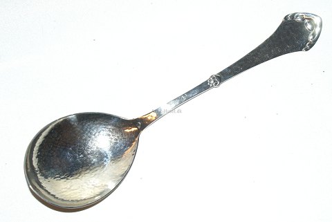 Potato / Serving spoon Willemose Danish silver cutlery
A P Berg Silver
Length 24.5 cm.