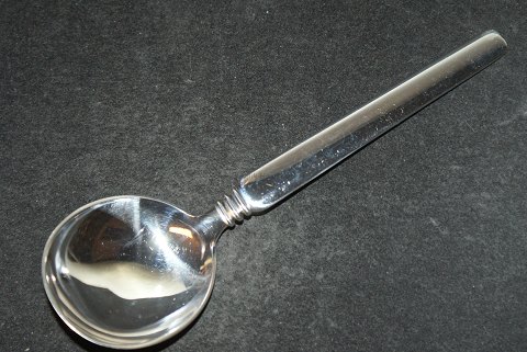 Bouillonspoon Windsor Danish silver cutlery
Horsens Silver
Length 14.5 cm.