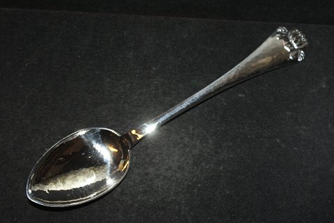 Dessert spoon / Lunch spoon Waterlily Danish silver cutlery
Hans Hansen Silver
Length 17.5 cm.