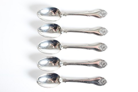 Rokoko Flatware
Horsens Sølv
Dessert Spoons
L 17,5 cm
