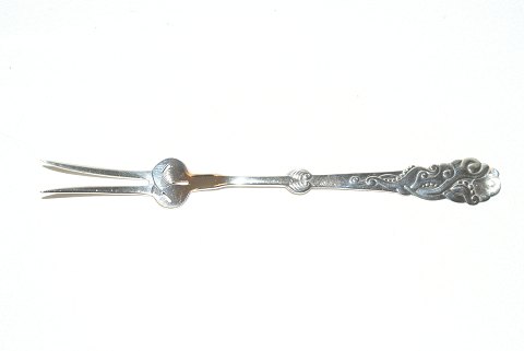 Tang, Pålægsgaffel med gravering Sølv
Der er forskellige Årstal
Længde 16 cm.