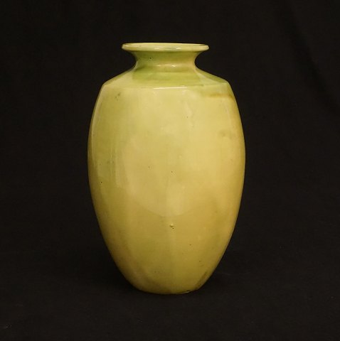 Kähler-Vase mit Äpfelgrüner Glasur. H: 30cm