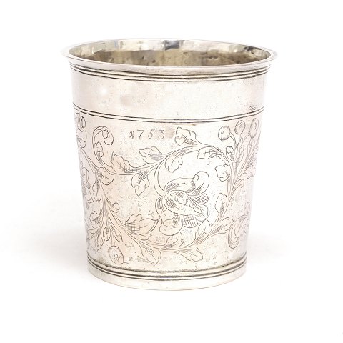 A 18th century Danish silver cup made by Joen 
Joensen, Næstved. Dated 1753. H: 9cm. W: 95gr