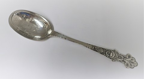 Norwegen. H. Möller, Trondhjem. Silber Servierlöffel (830). Länge 27 cm.