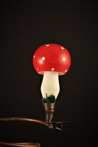 Old Christmas tree decorations in the form of a mushroom with a red hat and 
white dots in glass. Height: 8.5 cm.