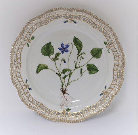 Royal Copenhagen. Flora Danica. Round serving plate with open-work border. Model 
# 3527. Diameter 29 cm. (1 quality). Viola canina Horn