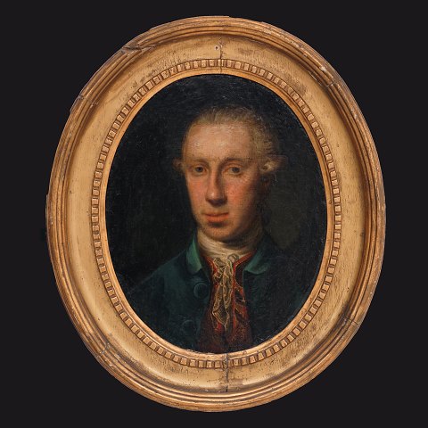 An oval portrait of a Danish gentleman. Denmark 
end of the 18th century. Visbile size: 47x37cm. 
With frame: 66x56cm