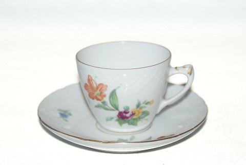 Bing and Grondahl White Saxon Flower, Mocca cup