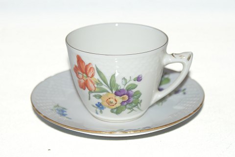 Bing og Grøndahl Hvid Saksisk Blomst, kaffekop med underkop