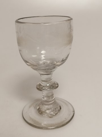 Mylenberg white enamelled dram glass