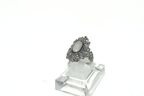 Ladies ring with moonstone in Silver