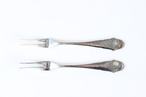 Christiansborg Cutlery
Large serving fork
L 15 cm