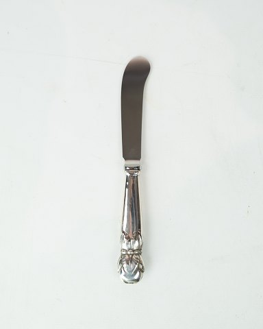 Butter knife of hallmarked silver.
5000m2 showroom.