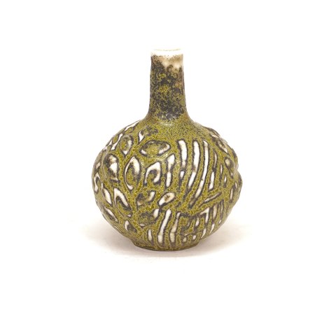 An Axel Salto for Royal Copenhagen stoneware vase. 
#21473. H: 11cm