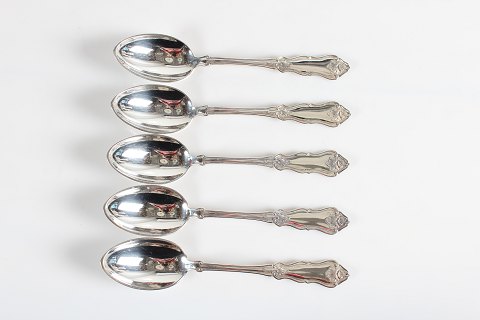 Rosenborg Silver Cutlery
by A. Dragsted
Dessert spoons
L 19 cm