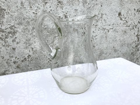 Glass jug
With cherry sanding
* 250kr