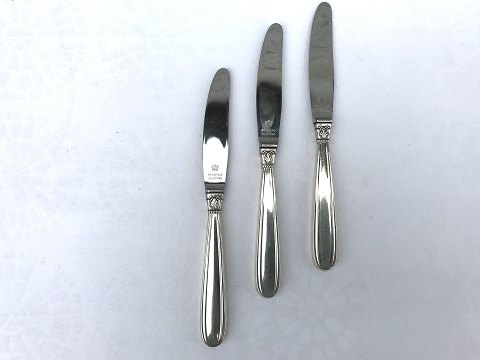 Karina
Silver cutlery
Lunch Knife
* 225 kr