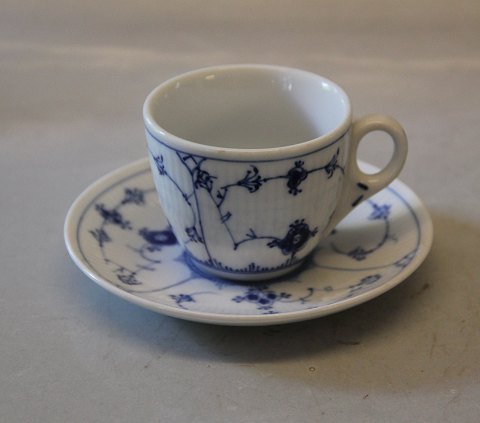 2022 Kaffekop 5.5 x 7 cm rifllet - med 107 riflet underkop 12.5 cm Bing & 
Grøndahl  Blåmålet  Hotelporcelæn