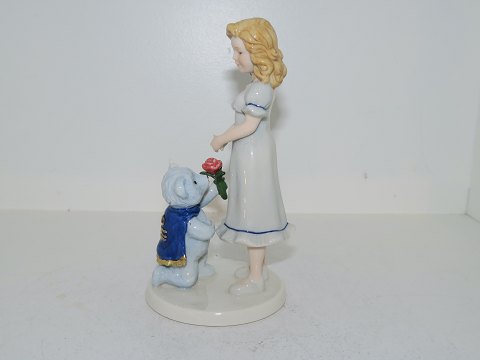 Royal Copenhagen figurine
Steiff Teddy bear proposes to Snowwhite