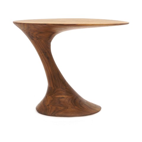 Morten Stenbæk, Denmark, walnut lamp table. 
Signed. H: 51cm. Top: 62x35cm