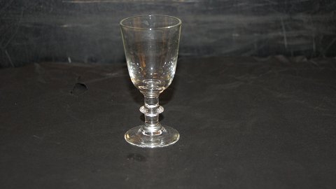 Port wine glass #Berlinoir glass, smooth
Height 8.6 cm
SOLD