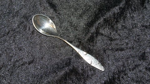 Coffee spoon #Diamant # Sølvplet
Produced by O.V. Mogensen.
Length 11.5 cm approx