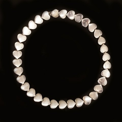 Hans Hansen Denmark sterlingsilver Heart necklace. 
L: 41cm
