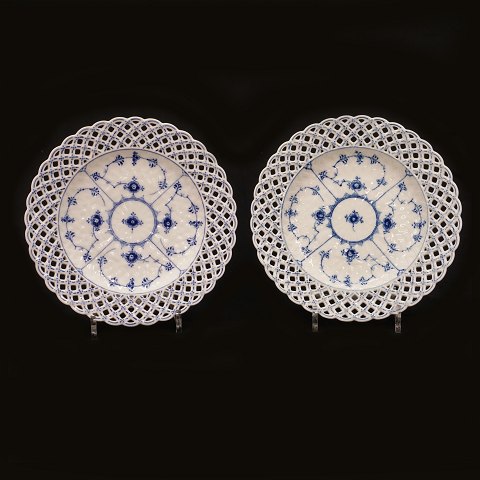 Royal Copenhagen blue fluted full lace pair of 
plates. #1098. D: 25,5cm