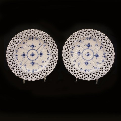 Royal Copenhagen blue fluted full lace pair of 
plates.
Circa 1880.
D: 25,5cm