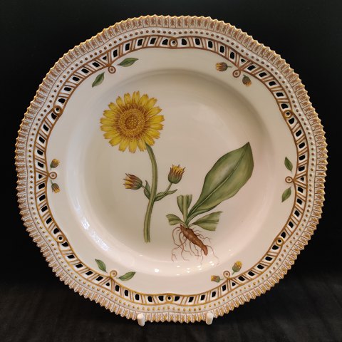 Royal Copenhagen, Flora Danica; Dinner plate #3553