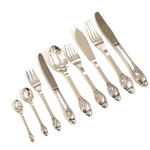 Evald Nielsen No 6 Silver cutlery for 12 persons. 
All in all 138 pieces