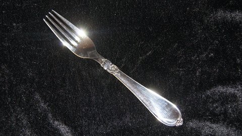 Dinner fork #Hertha Sølvplet
Produced by Cohr.
Length 19.5 cm