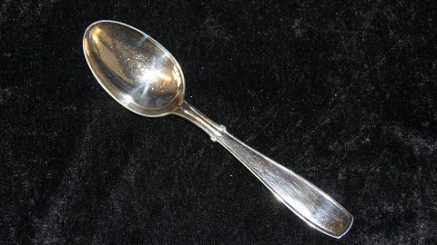Dinner spoon #Kvintus stain silver
Produced by Københavns Ske-Fabrik.
Length 19.7 cm