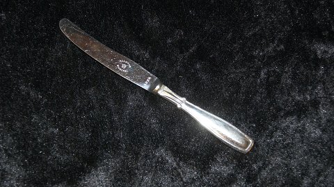 Breakfast knife #Kvintus stain silver
Produced by Københavns Ske-Fabrik.
Length 18 cm