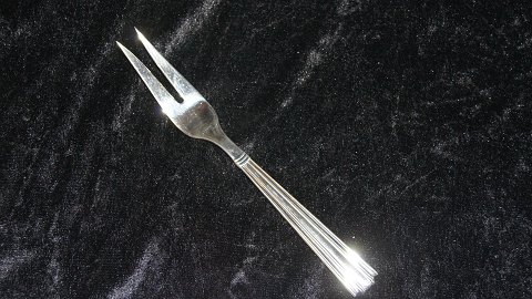 Frying fork #Margit Sølvplet
Length 21.5 cm.
