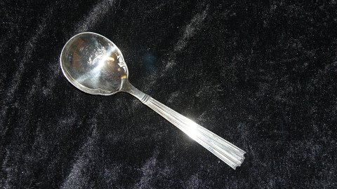 Serving spoon #Margit Sølvplet
Length 18 cm.