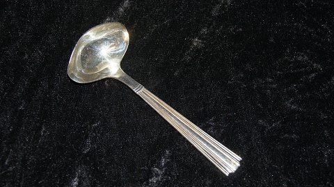 Sauce spoon #Margit Sølvplet
Length 17 cm.