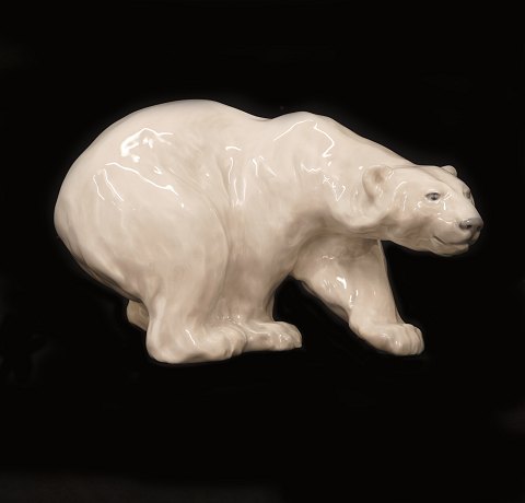 Royal Copenhagen polar bear. 1st quality. #1137. 
H: 16cm. L: 31cm