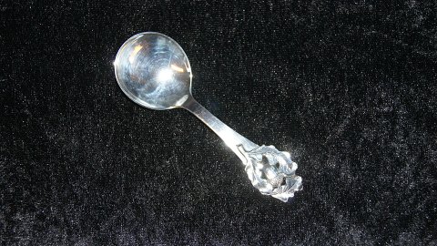 Serving spoon Silver cutlery
Length 15.2 cm.
