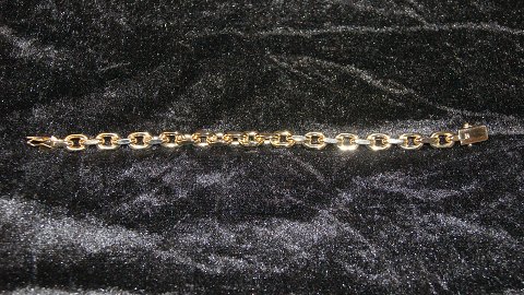Elegant Anchor Bracelet 14ct Gold