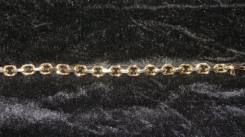 Elegant Anchor Bracelet 14ct Gold
Stamped OFP 585
Length 21.7 Cm