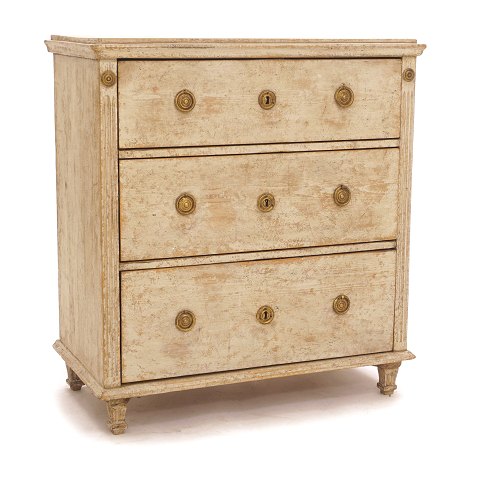 Late 18th century Gustavian chest of drawers. 
Sweden circa 1780. H: 92cm. W: 85cm. D: 47cm