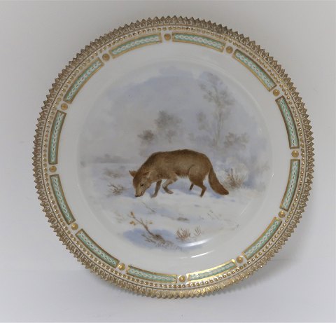 Royal Copenhagen. Fauna Danica. Jagtstel.  Frokost tallerken. Model # 239 - 
3550. Diameter 22 cm. (1 sortering). Canis lagopus